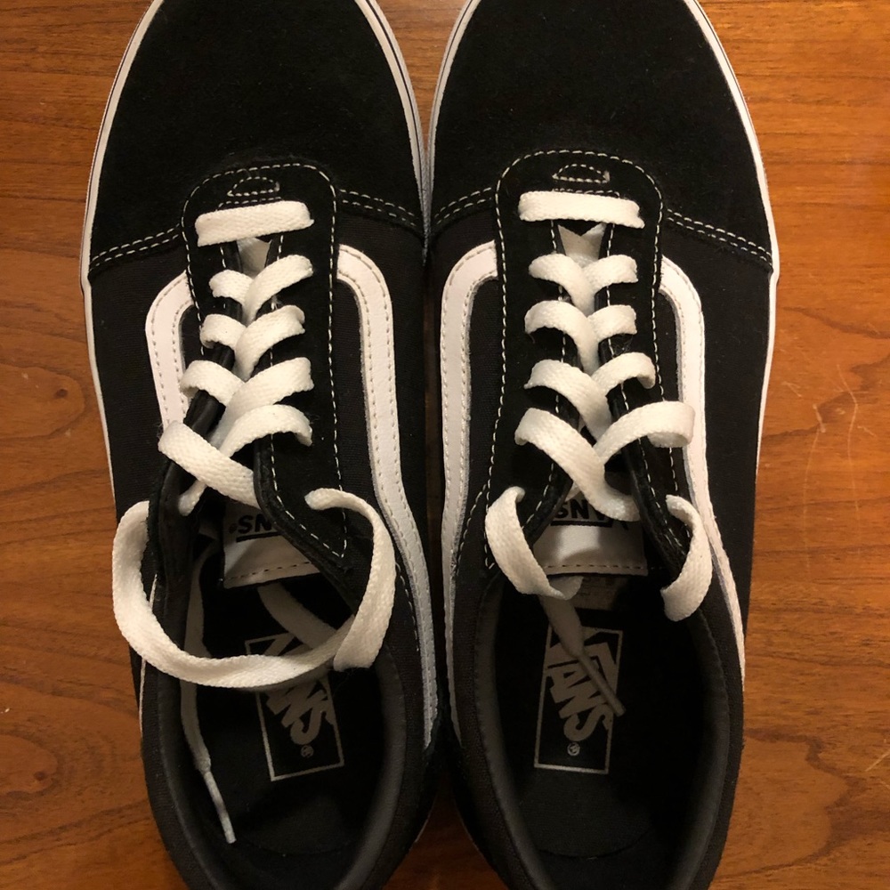 SOLD ON MERCARI!! Women’s black vans